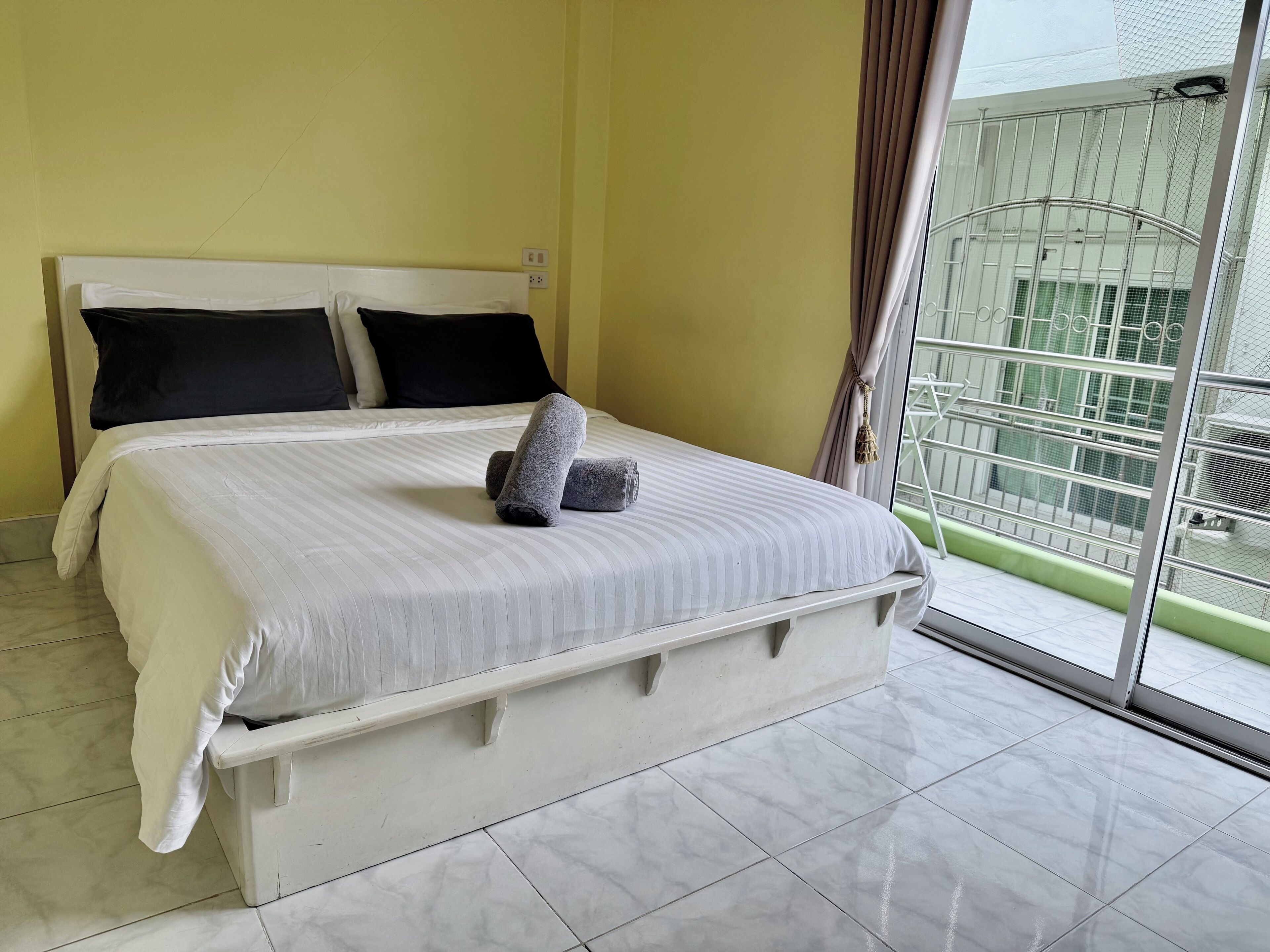 Standard Double Room | Desk, free WiFi, bed sheets