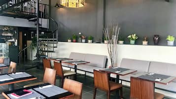 Desayuno típico de la región gratuito y diario