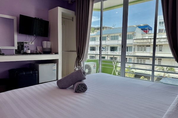 Superior Double Room | Desk, free WiFi, bed sheets
