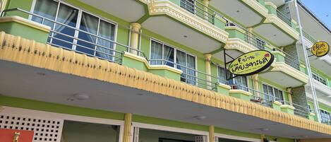 Mặt tiền nơi lưu trú