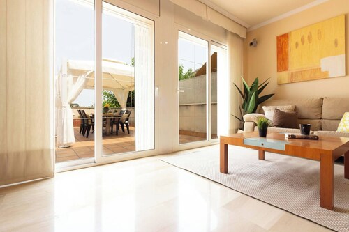 Casa cerca BCN,  ideal empresas, 15min FiraBCN, A/C