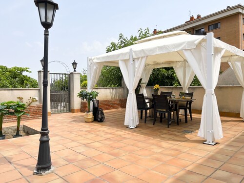 Casa cerca BCN,  ideal empresas, 15min FiraBCN, A/C