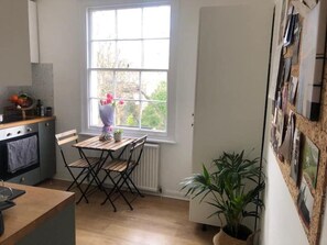 Dining - Cosy Arty Central London Flat
 (London)