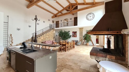 Moitié du Mas de la Roncière