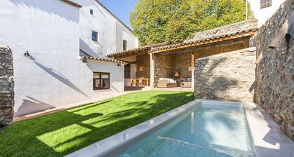 Finca Can Romeu: Alojamiento Rural Entre Viñedos