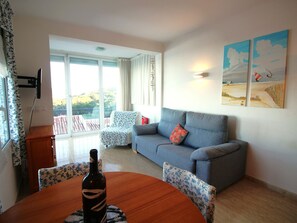 TV - Cozy Apartment in Quiet Area, Pets Allowed (Llançà)