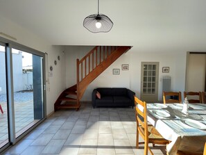 Interior - Spacious house 350m from beach, 5 bedrooms, quiet area (Saint-Hilaire-de-Riez)