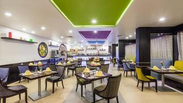 Daily buffet breakfast for a fee