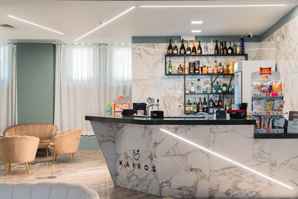 Bar (on property) - Kairos Hotel (Quarto)