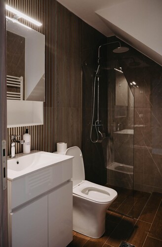 Minimal Condo Trikala Town