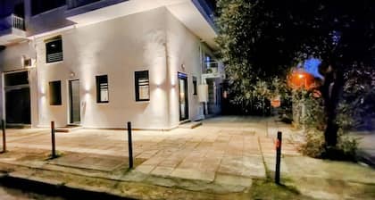 Minimal Condo Trikala Town