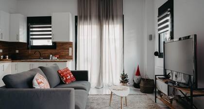 Minimal Condo Trikala Town