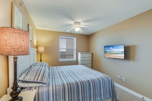 Signature Condo, 1 Bedroom, Non Smoking, Beach View | 1 bedroom, individually decorated, individually furnished - Royal Palms 1203 (Gulf Shores)