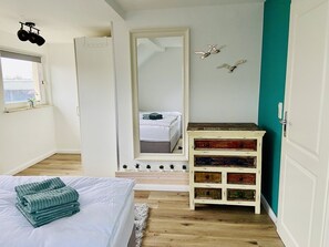 2 bedrooms, iron/ironing board, travel cot, free WiFi - Deck 7: 62qm, 3 Zimmer, 4 Personen, 2 Schlafzimmer, Hochwertige Ausstattung (Wangerooge)
