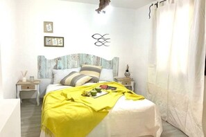 1 chambre, fer et planche à repasser, lit parapluie, Wi-Fi