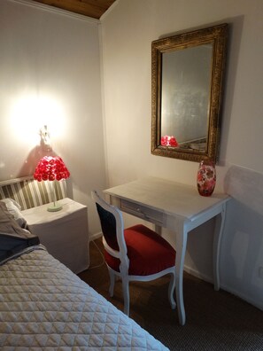 3 Schlafzimmer, Bügeleisen/Bügelbrett, Bettwäsche