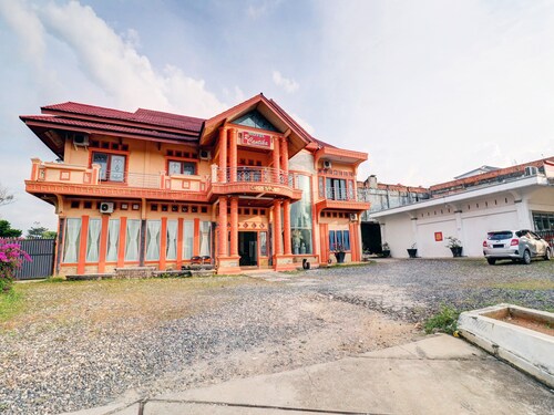 OYO Life 113500 Hotel R Cantika Syariah