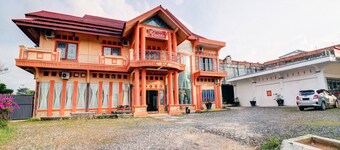 OYO 生活 113500 R Cantika Syariah 酒店