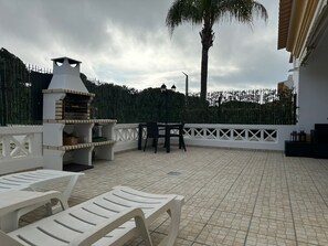 تناول الطعام بالخارج