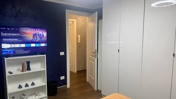 2 Schlafzimmer, BĂŒgeleisen/BĂŒgelbrett, WLAN, BettwĂ€sche