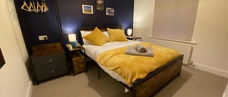 3 室のベッドルーム、アイロン / アイロン台、WiFi、ベッドシーツ