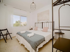 4 bedrooms, iron/ironing board, Internet, bed sheets - SibsSanlucar Albero Centro Playa Familias (Sanlúcar de Barrameda)