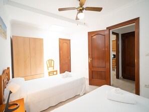 4 makuuhuonetta, silitysrauta/-lauta, internet, vuodevaatteet