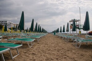 Villa, 3 Bedrooms, Patio, Garden View | Beach - Bright Villa With Private Garden - Beahost Rentals (Caorle)