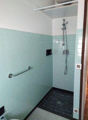 Villa, 3 Bedrooms, Patio, Garden View | Bathroom - Bright Villa With Private Garden - Beahost Rentals (Caorle)
