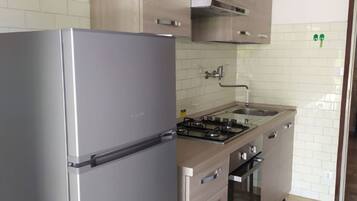 Villa, 3 Bedrooms, Patio, Garden View | Interior