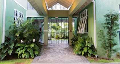 Urbanchic Studio in Kingston