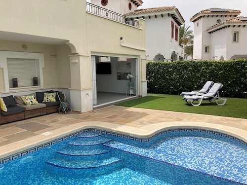 Modern 3 Bed Villa - Golf Side, Own Pool, sleeps 6, Mar Menor Golf Resort    
