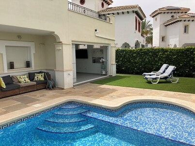 Modern 3 Bed Villa - Golf Side, Own Pool, sleeps 6, Mar Menor Golf Resort