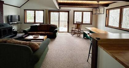 Rendezvous Cabin ~ A/C & Ensuite Sauna & More!