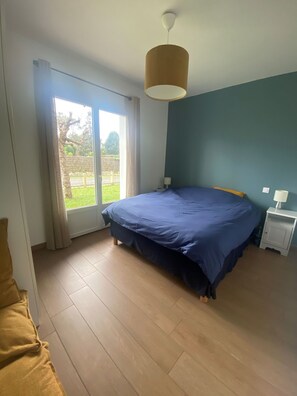 3 bedrooms, iron/ironing board, free WiFi, bed sheets