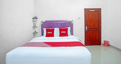 OYO Life 90587 Domen Homestay Syariah