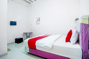 Standard Double Room - OYO Life 90587 Domen Homestay Syariah (Krui)