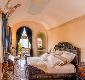 华丽客房, 海景 | 高档床上用品、羽绒被、记忆海绵床垫、迷你吧