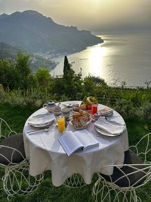 Free daily cooked-to-order breakfast  - Villa Barluzzi (Ravello)