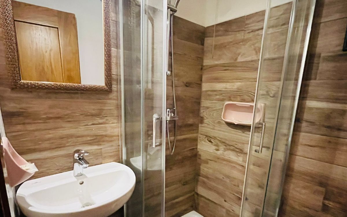 Standard Double Room, 1 Double Bed | Bathroom