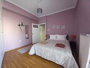 2 chambres, fer et planche à repasser, lit parapluie, Wi-Fi gratuit