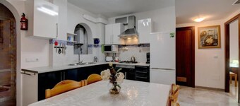 Victoria Apartment