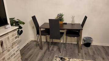 Apartment | Dining
