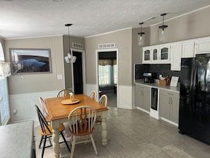 Dining - Florida Woodland Retreat-Nature Coast (Brooksville)