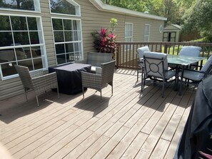 Outdoor dining - Fantastic Accommodations & Fantastic Rate! Brooksville, Florida - Nature Coast (Brooksville)