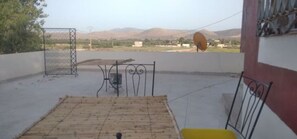 Outdoor dining - Superbe Appartement (Centre Commune Bitit)