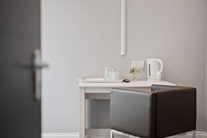 Basic Triple Room, Shared Bathroom | Free WiFi