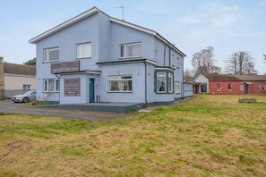 Camera Basic con 2 letti singoli, bagno condiviso | Esterni