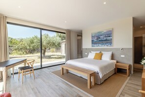 3 slaapkamers, een strijkplank/strijkijzer, gratis wifi, beddengoed