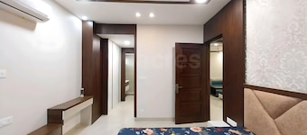 CENTRALLY LOCATED CITY BEAUTIFUL LUXURY ROOM FOR COUPLES/ WORKING PROFESSIONALS.